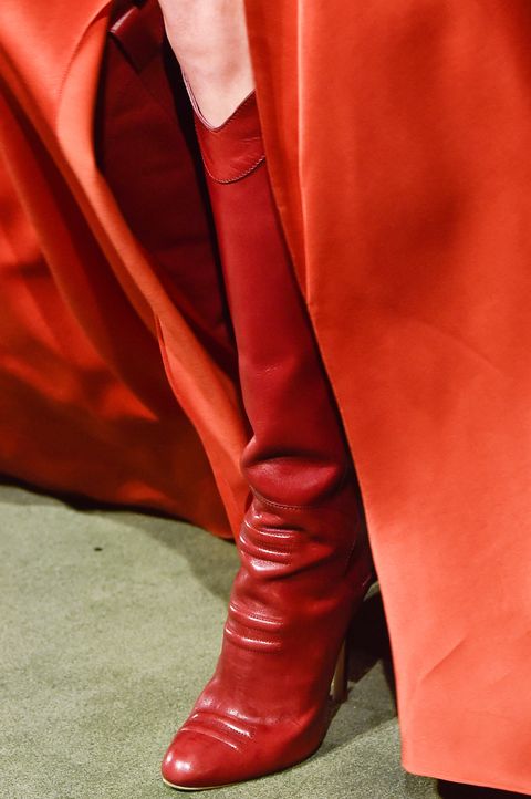 Read leather boots by Brandon Maxwell / botas de piel roja