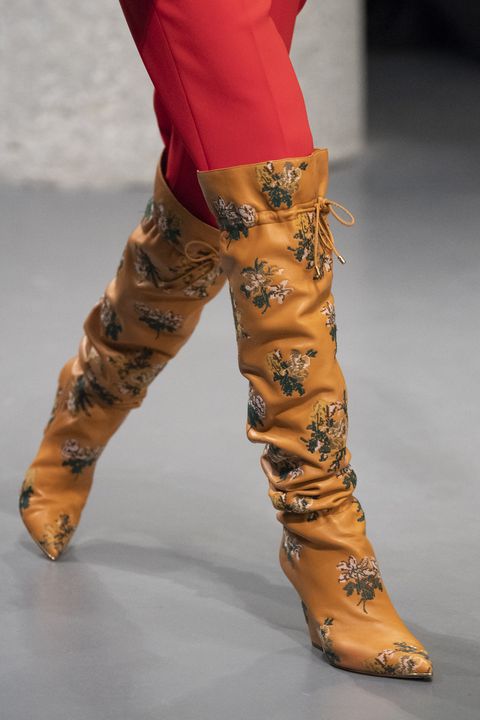orange flower printed high heel over-the-knee boots | botas sobre las rodillas con tacón alto en naranja con estampado de flores silvestres