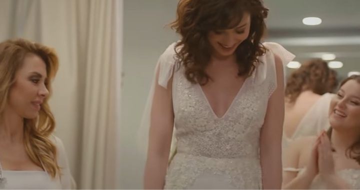 Sen Cal Kapimi. Love is in the Air. Eda Yildiz Outfit. Wedding Dress.