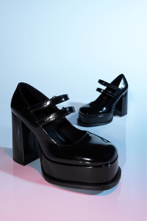 Versace's Mary Janes with square heel and platform and two straps